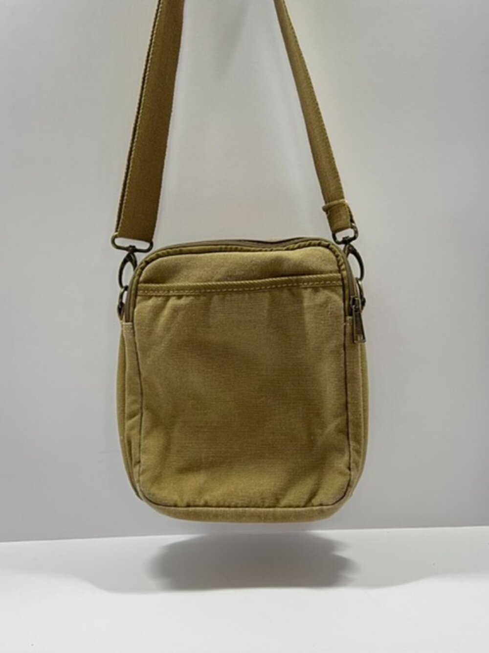 EUROSPORT Padded Canvas Crossbody Tablet/Ipad & Gear Messenger Travel Bag - Picture 3 of 13